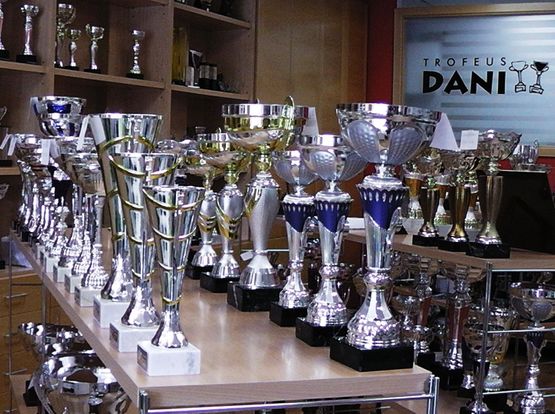 Exposición de medallas en Trofeus Dani